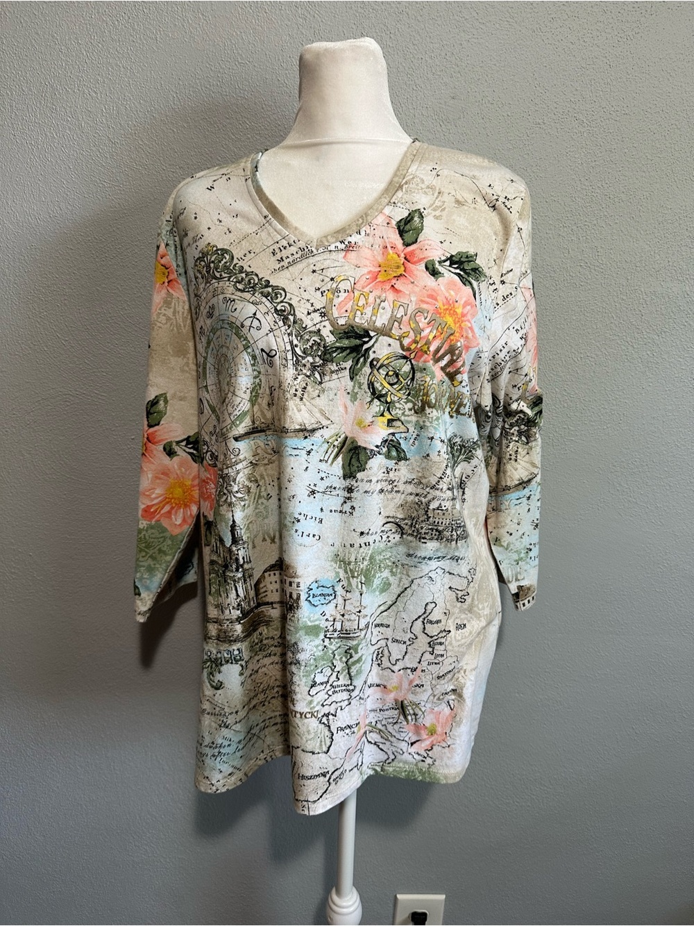 Alia Cream Floral Map-Print V-Neck Top size L/G - Picture 5 of 6